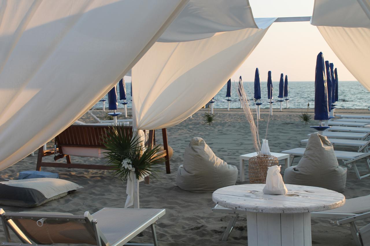 B&B Fiumicino Airport Resort ภายนอก รูปภาพ