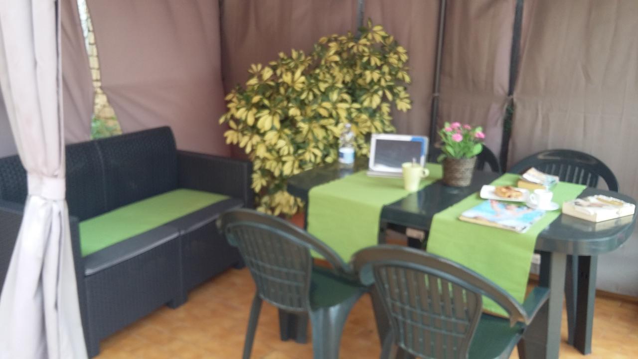 B&B Fiumicino Airport Resort ภายนอก รูปภาพ
