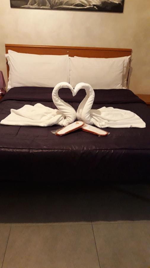 B&B Fiumicino Airport Resort ภายนอก รูปภาพ